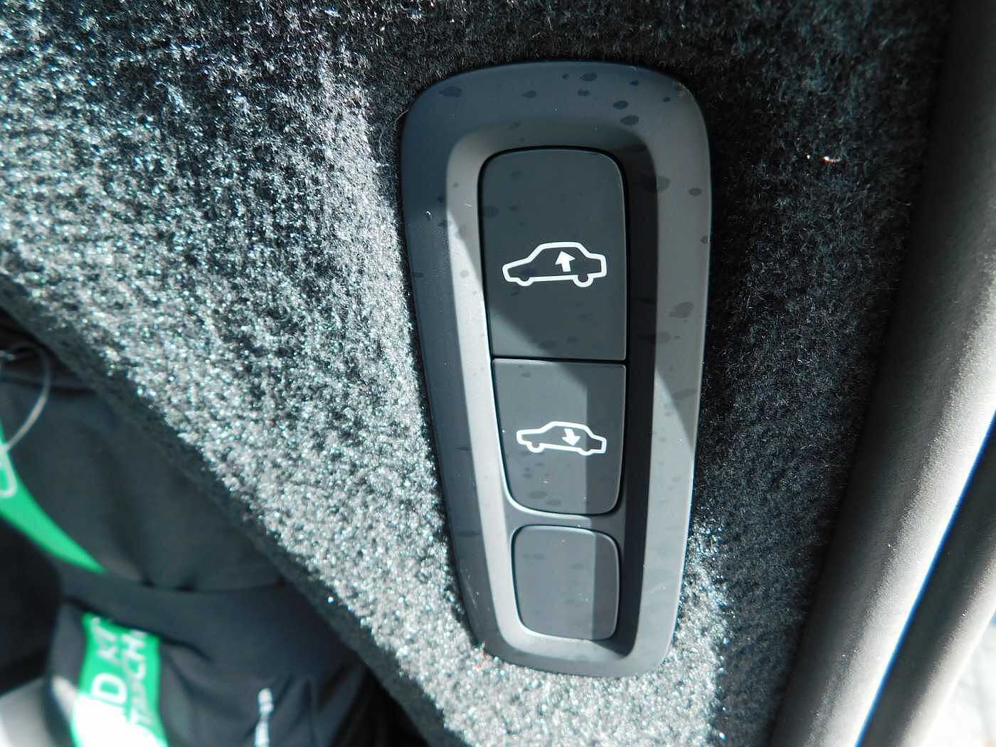 Volvo  T8-Hybrid AWD Plus Bright