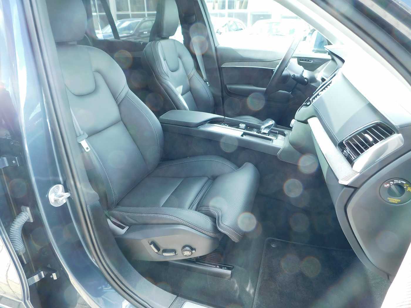 Volvo  T8-Hybrid AWD Plus Bright