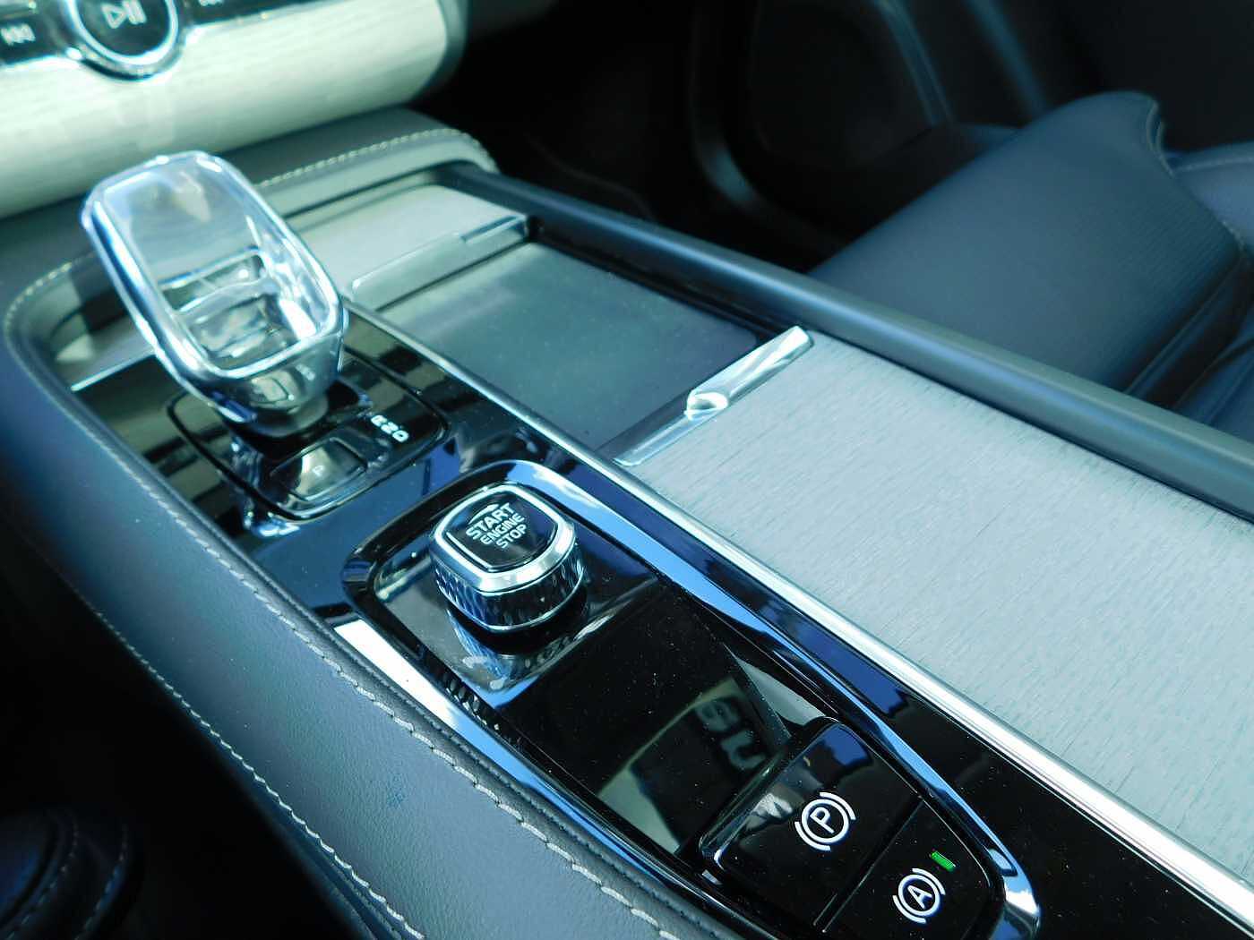Volvo  T8-Hybrid AWD Plus Bright