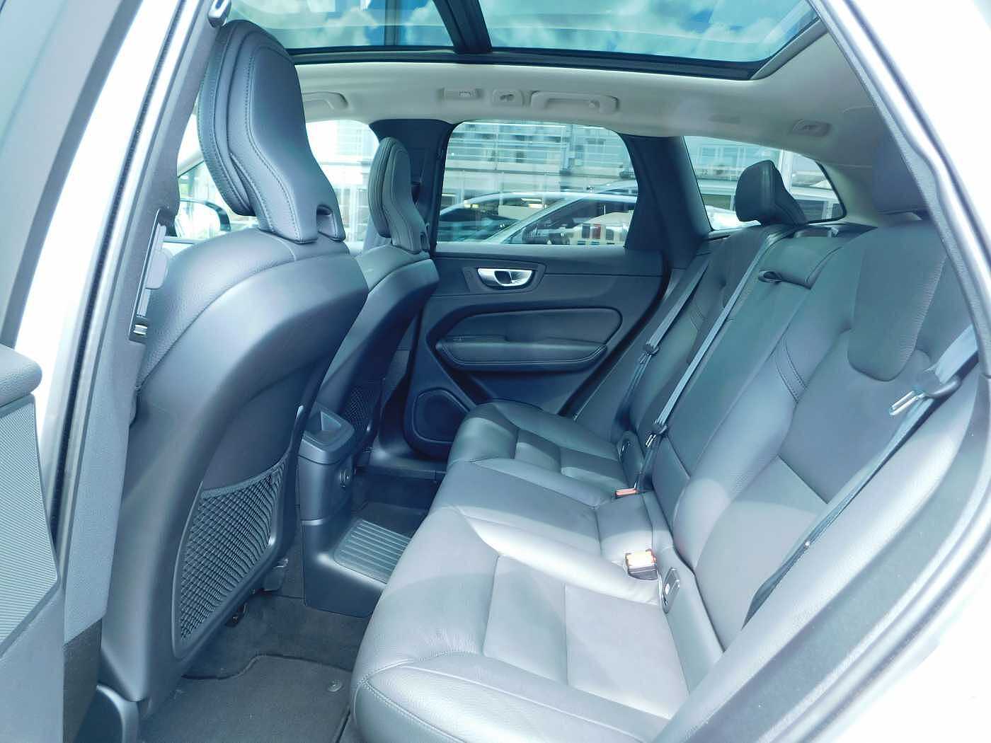 Volvo  T8 AWD Plug-in Hybrid Plus Dark