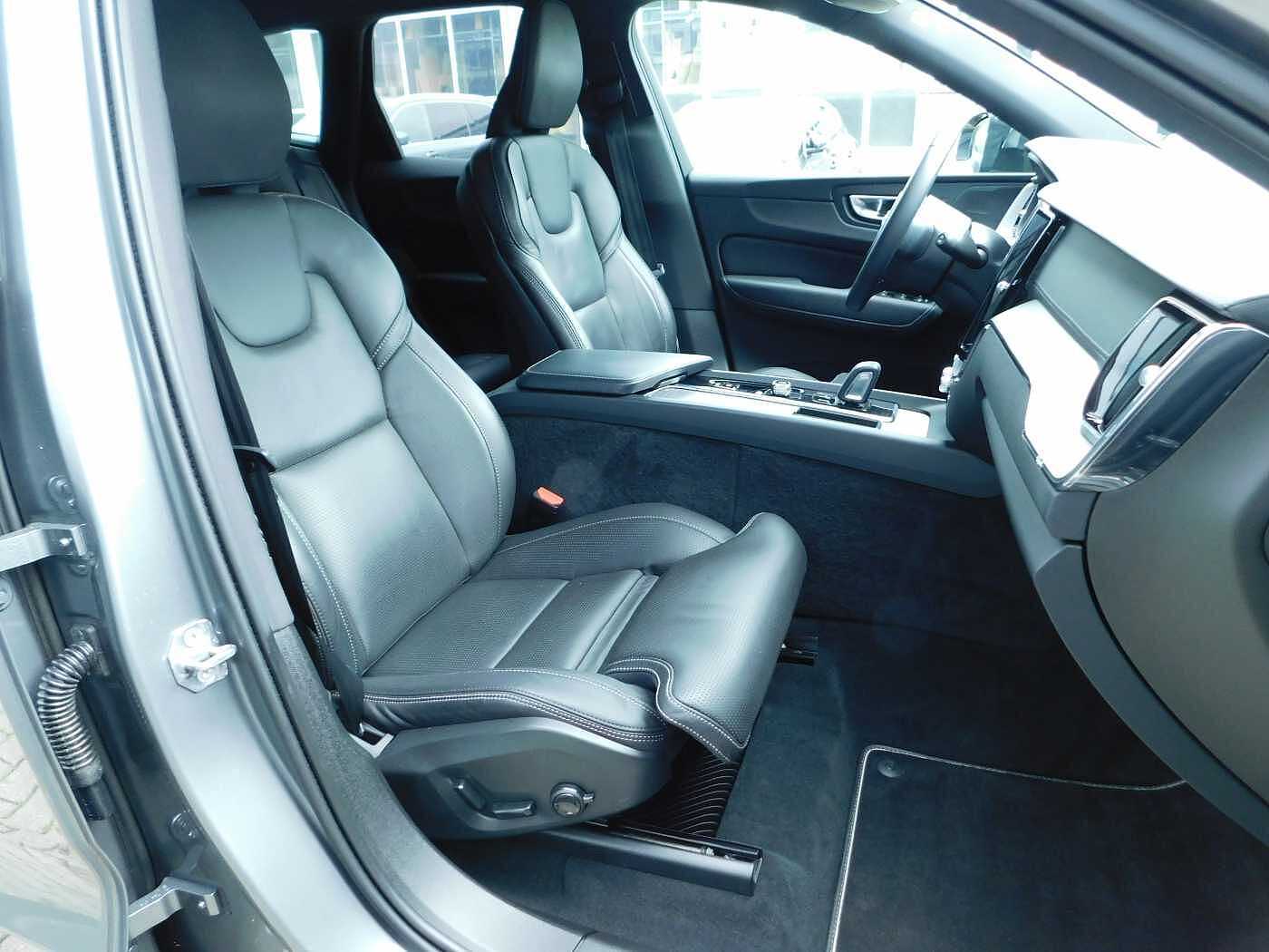 Volvo  B5 D AWD Geartronic RDesign