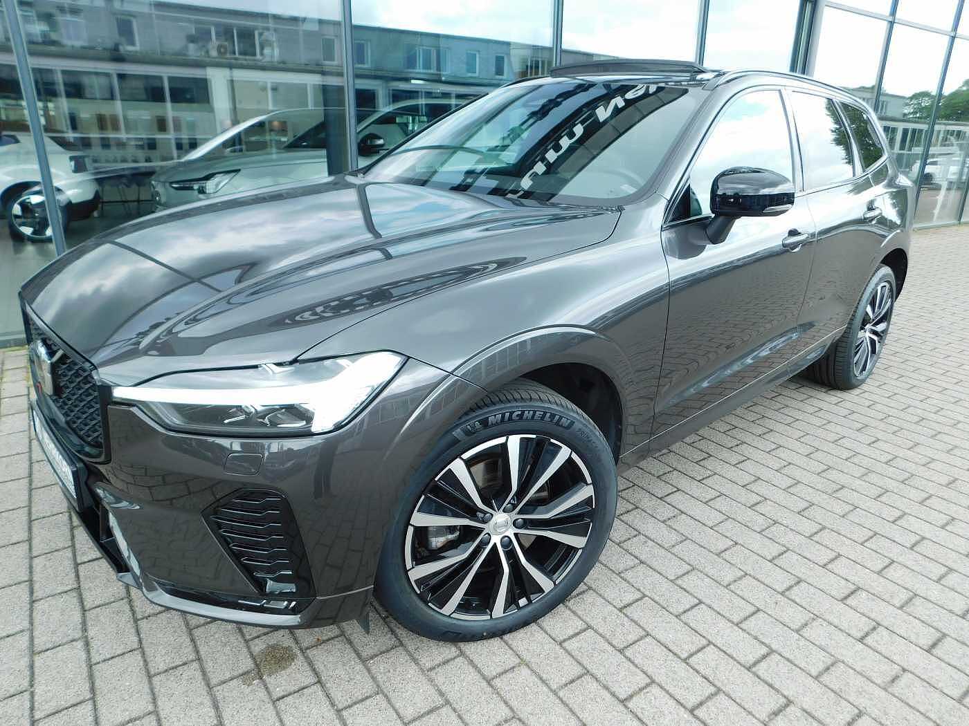 Volvo  B4 D AWD Plus Dark