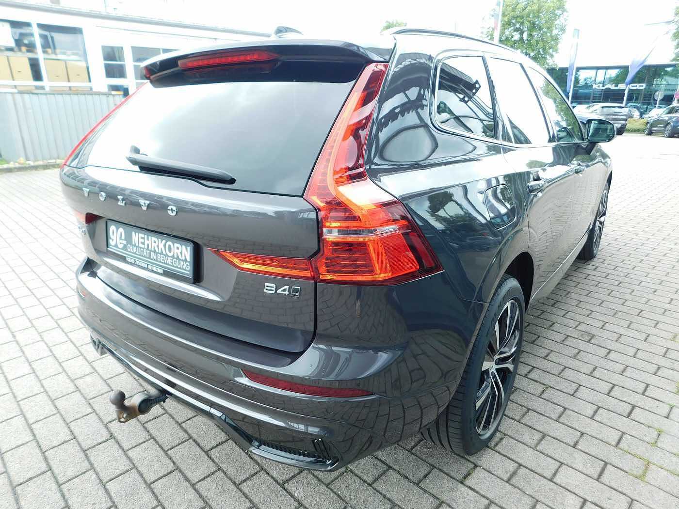 Volvo  B4 D AWD Plus Dark