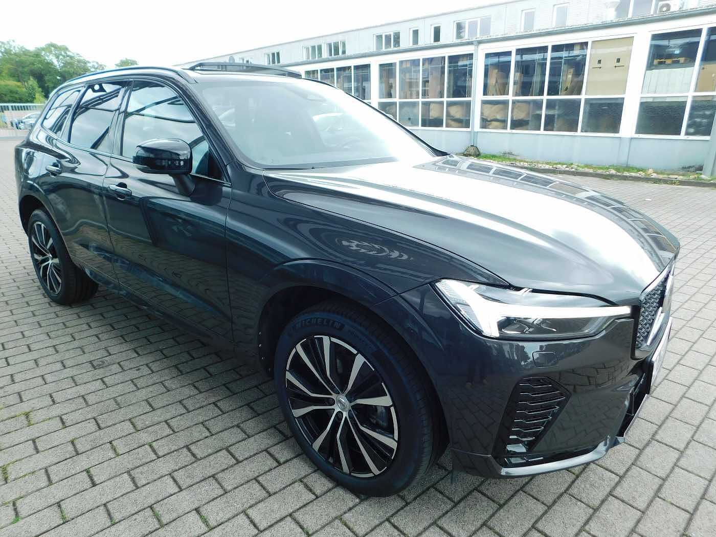 Volvo  B4 D AWD Plus Dark