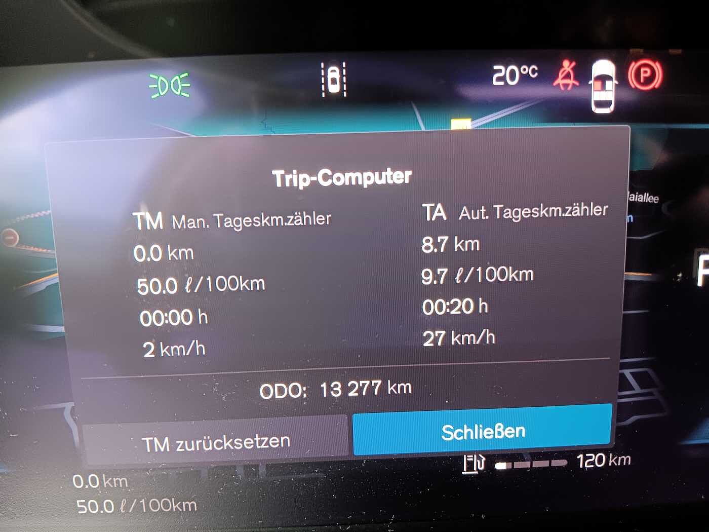 Volvo  B4 B DKG Plus Dark 'elektr. Sitze'