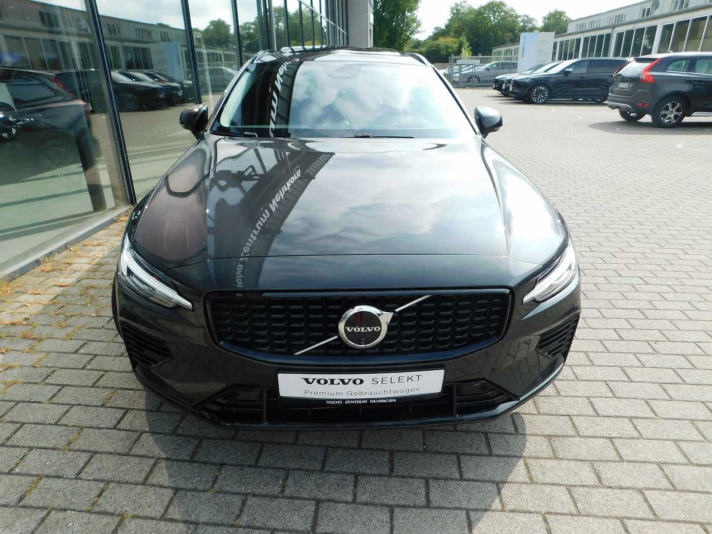Volvo  T6 Recharge AWD Ultra Dark