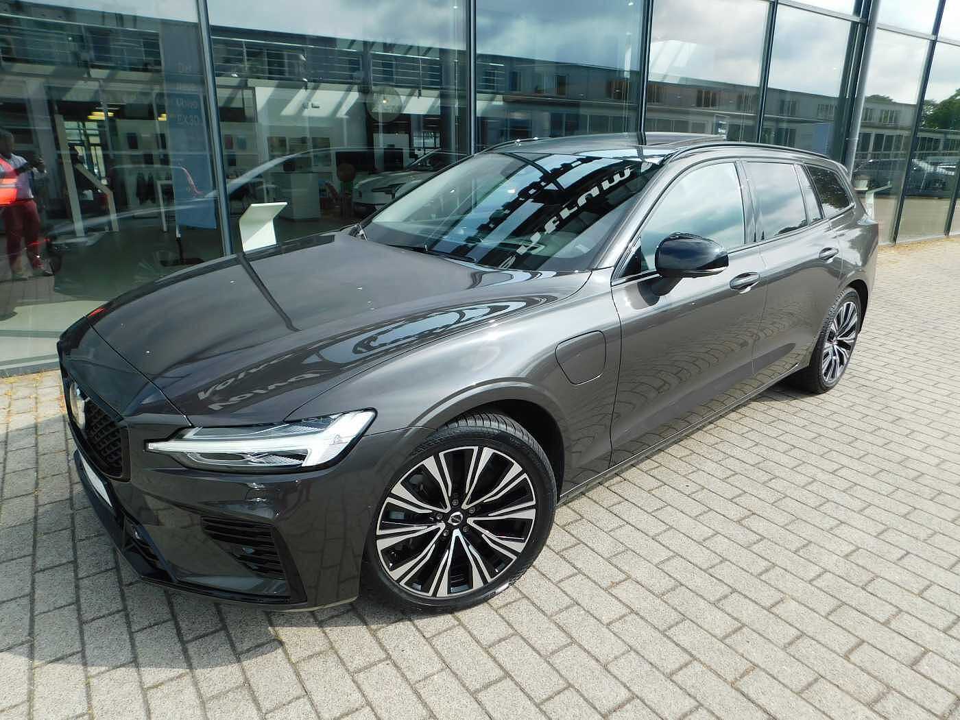 Volvo  T6 Recharge AWD Ultra Dark