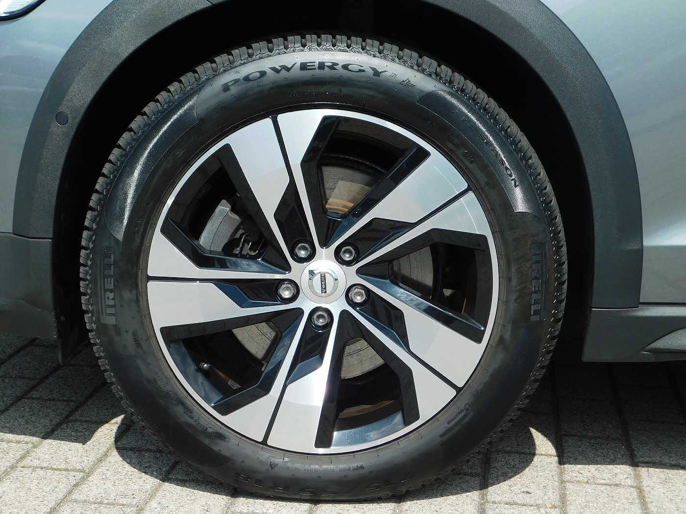 Volvo  B4 D AWD Geartronic Pro
