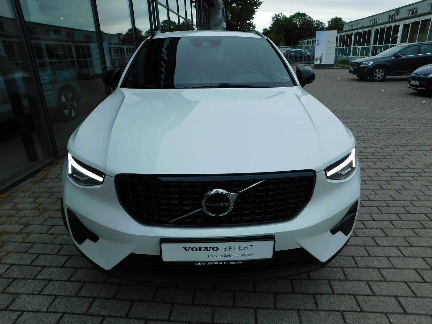 Volvo  T4 Recharge Plus Dark
