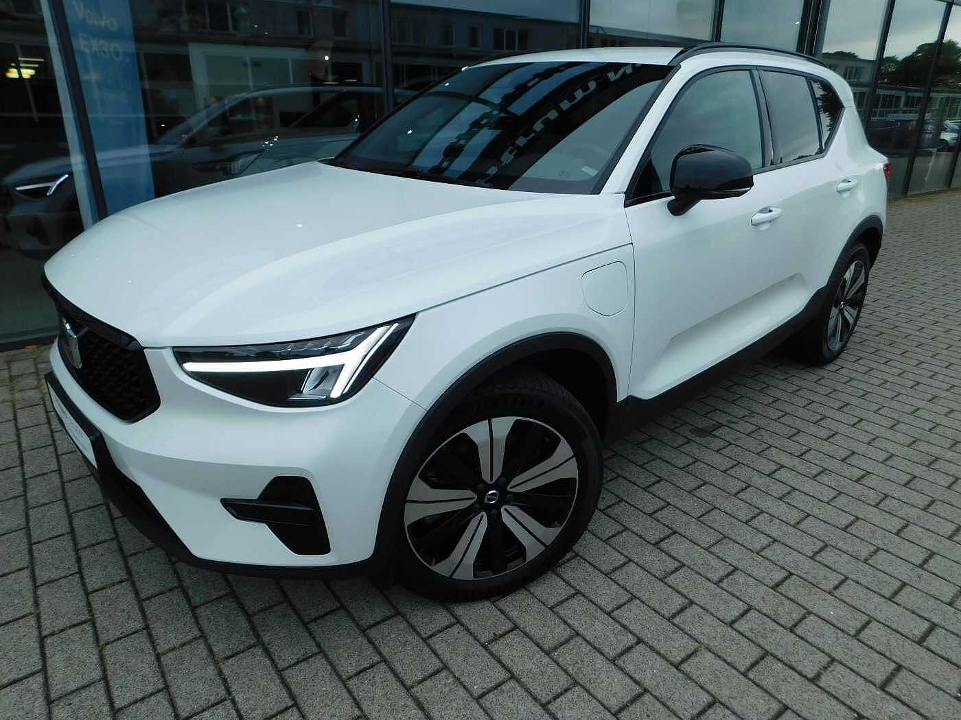 Volvo  T4 Recharge Plus Dark