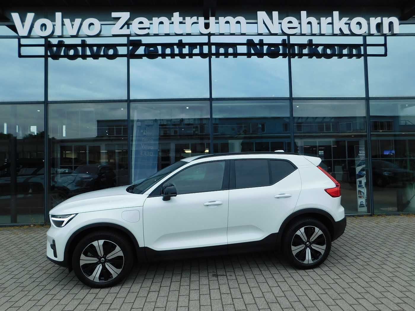 Volvo  T4 Recharge Plus Dark