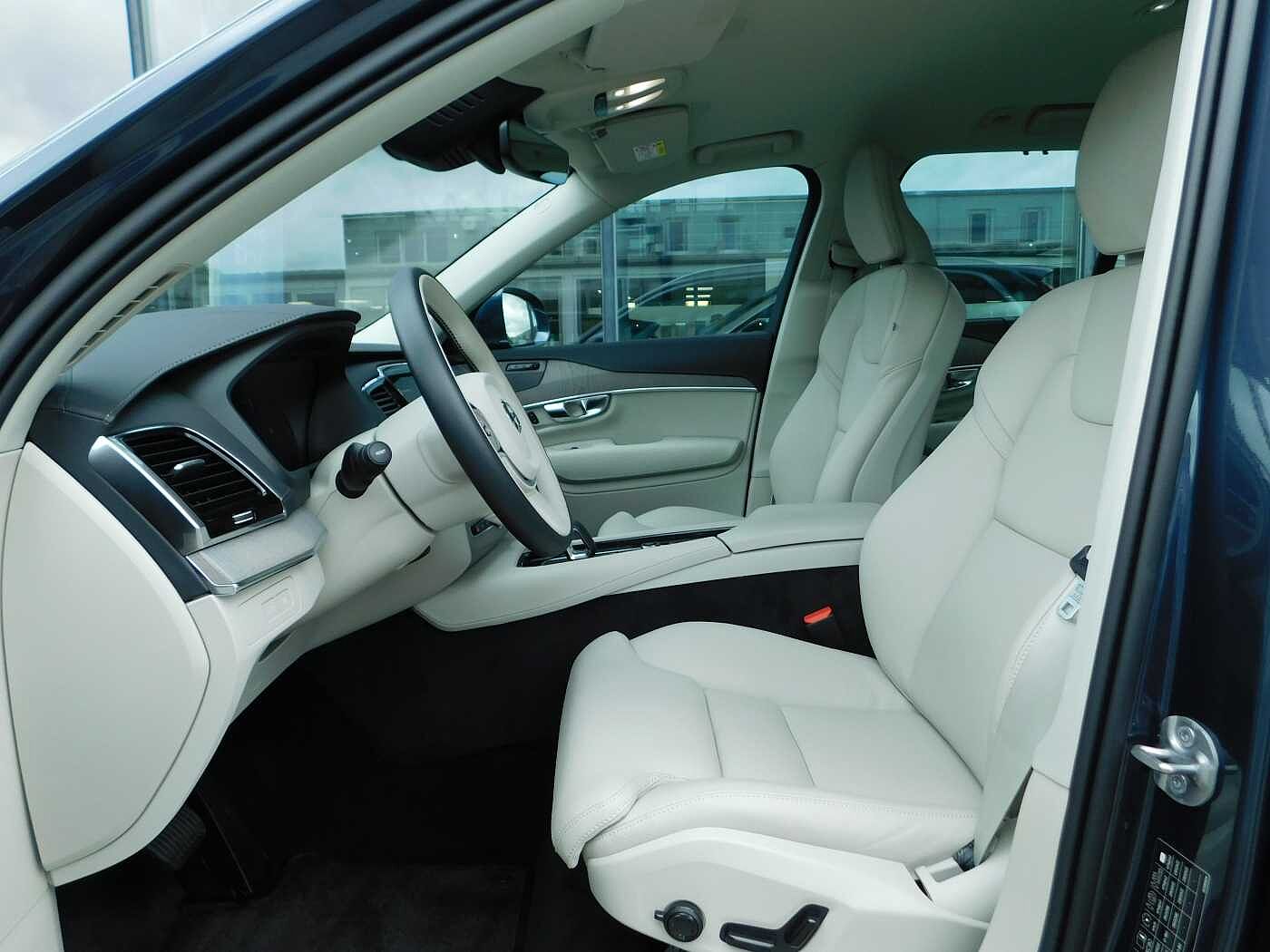 Volvo  T8 AWD Plus Bright