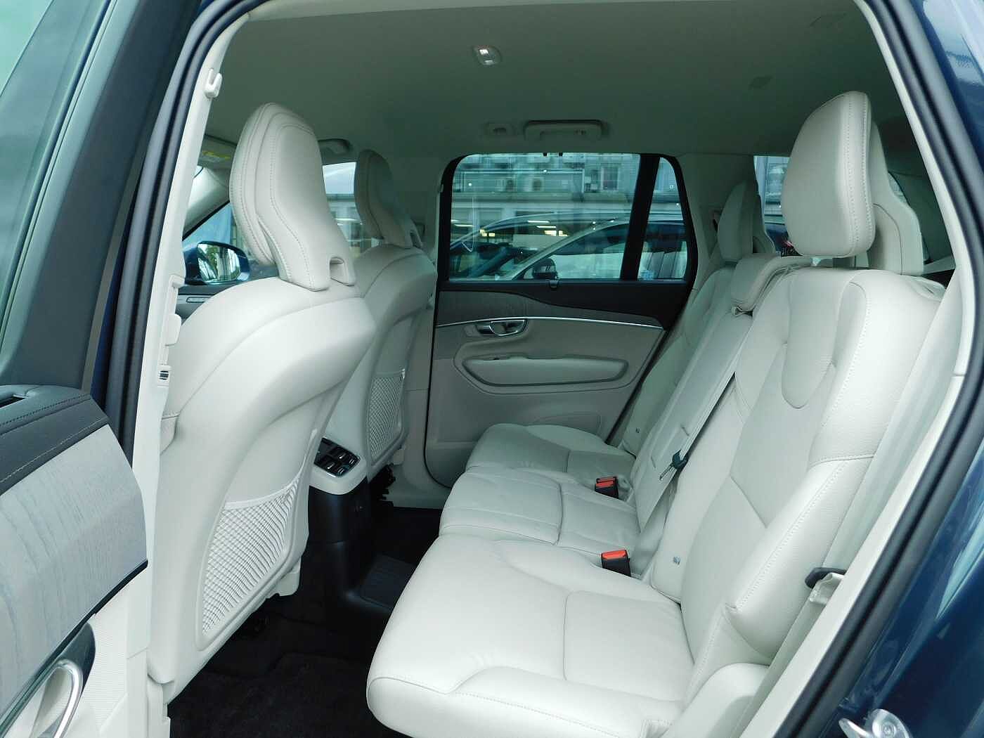 Volvo  T8 AWD Plus Bright
