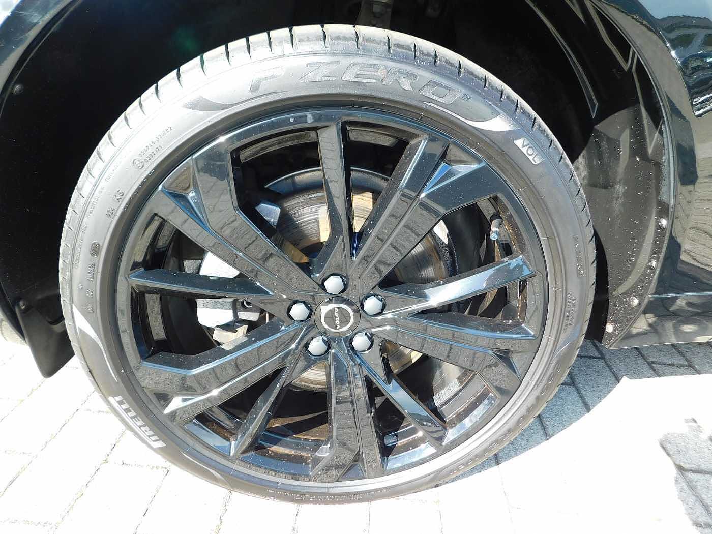 Volvo  T6 AWD Recharge Core