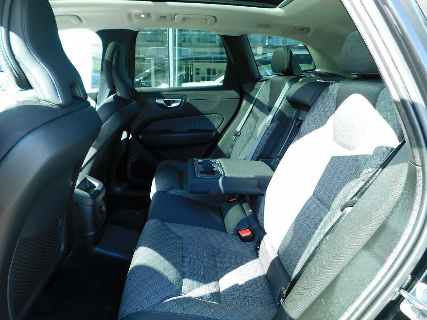 Volvo  T6 AWD Recharge Core