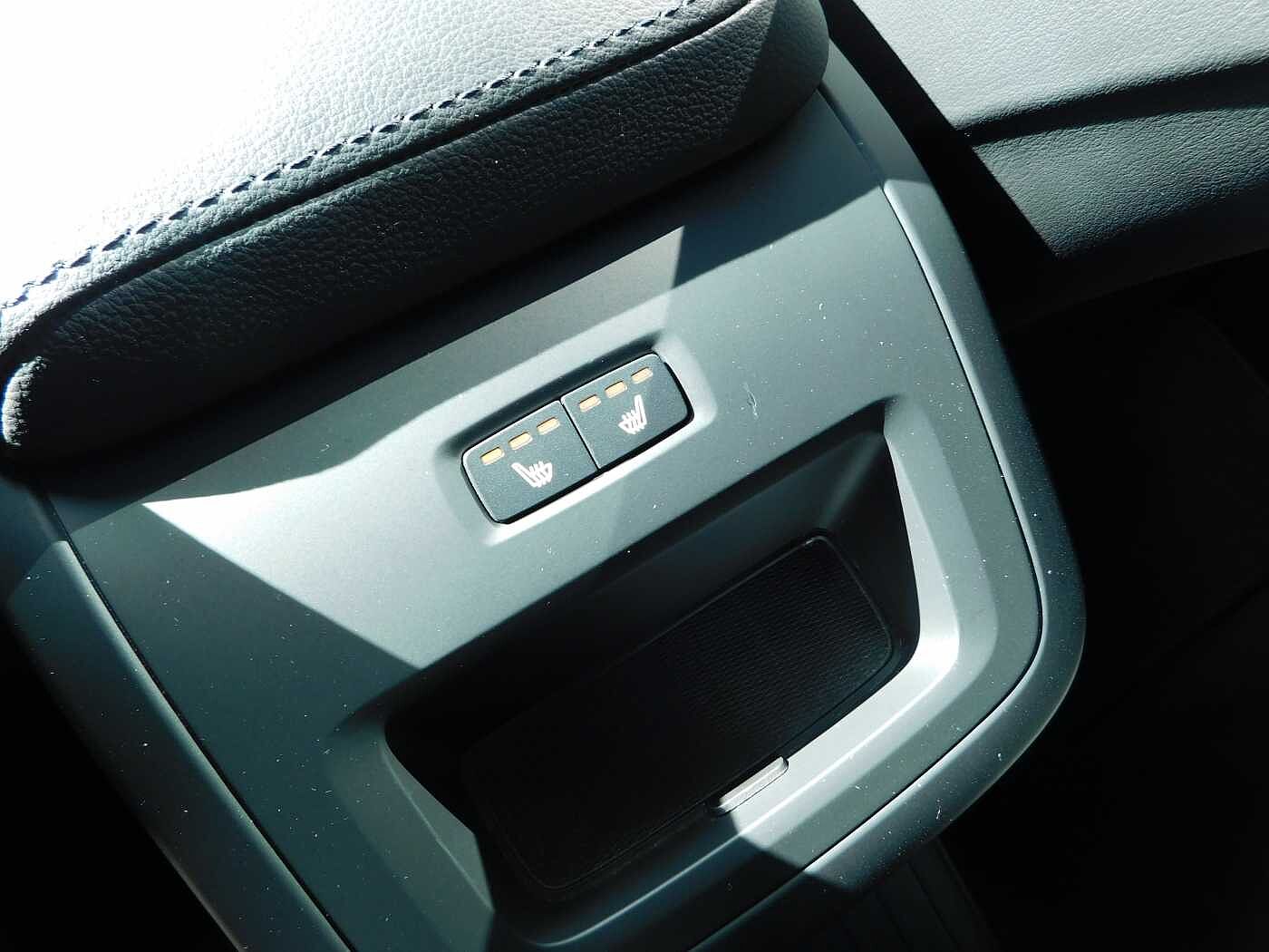 Volvo  T6 AWD Recharge Core