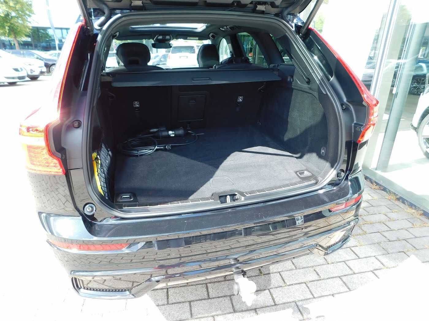 Volvo  T6 AWD Recharge R-Design