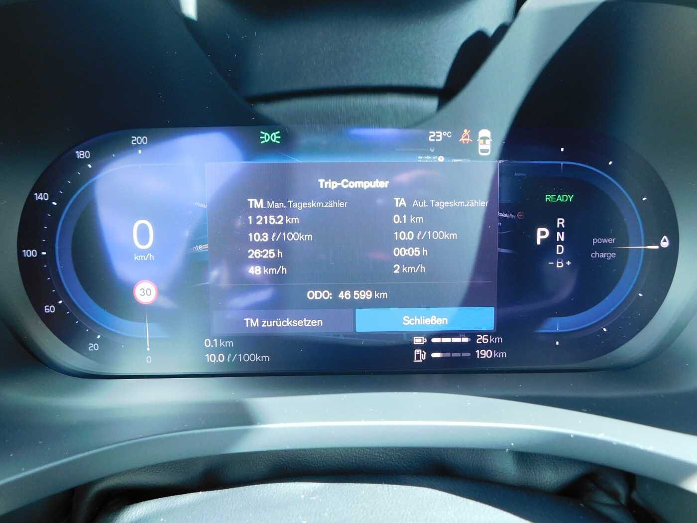 Volvo  T6 AWD Recharge R-Design