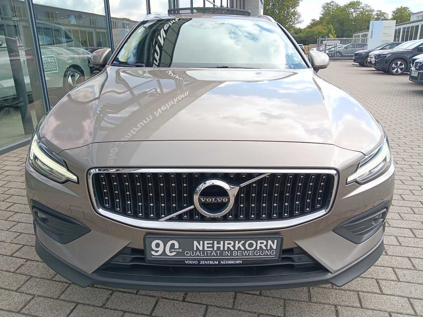 Volvo  B4 D AWD Geartronic Pro