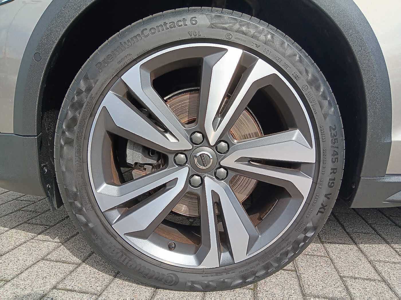 Volvo  B4 D AWD Geartronic Pro