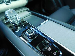 Volvo  T8-Hybrid AWD Plus Bright