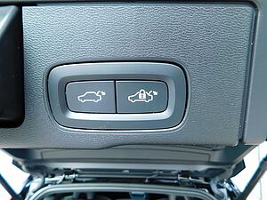 Volvo  T6 AWD Recharge R-Design