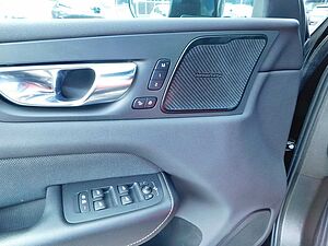 Volvo  T6 AWD Recharge R-Design