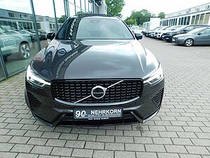 Volvo  B4 D AWD Plus Dark