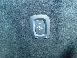 Volvo  B4 D AWD Plus Dark