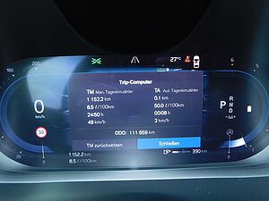 Volvo  B4 D AWD Plus Dark