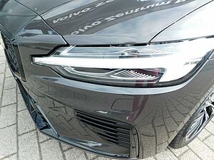 Volvo  T6 Recharge AWD Ultra Dark