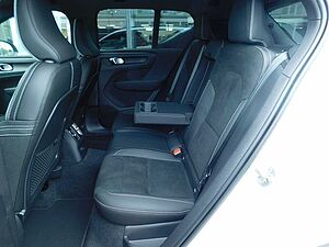 Volvo  T4 Recharge Plus Dark