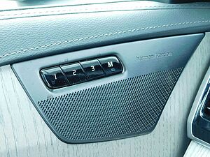 Volvo  T8 AWD Plus Bright