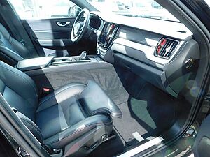 Volvo  T6 AWD Recharge R-Design