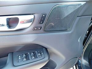 Volvo  T6 AWD Recharge R-Design