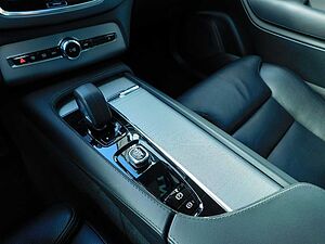 Volvo  B5 D AWD Plus Dark
