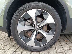 Volvo  B4 Automatik Plus Dark '360 Cam, GJR'