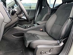 Volvo  B4 Automatik Plus Dark '360 Cam, GJR'