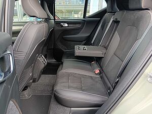 Volvo  B4 Automatik Plus Dark '360 Cam, GJR'