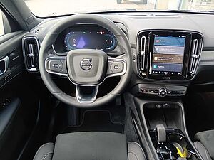 Volvo  B4 Automatik Plus Dark '360 Cam, GJR'