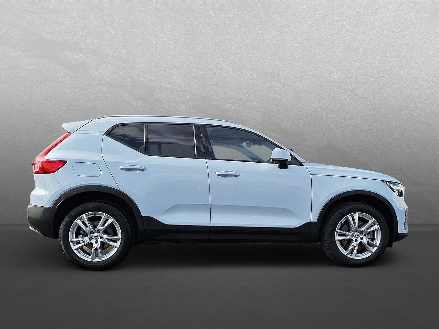 Volvo  XC40