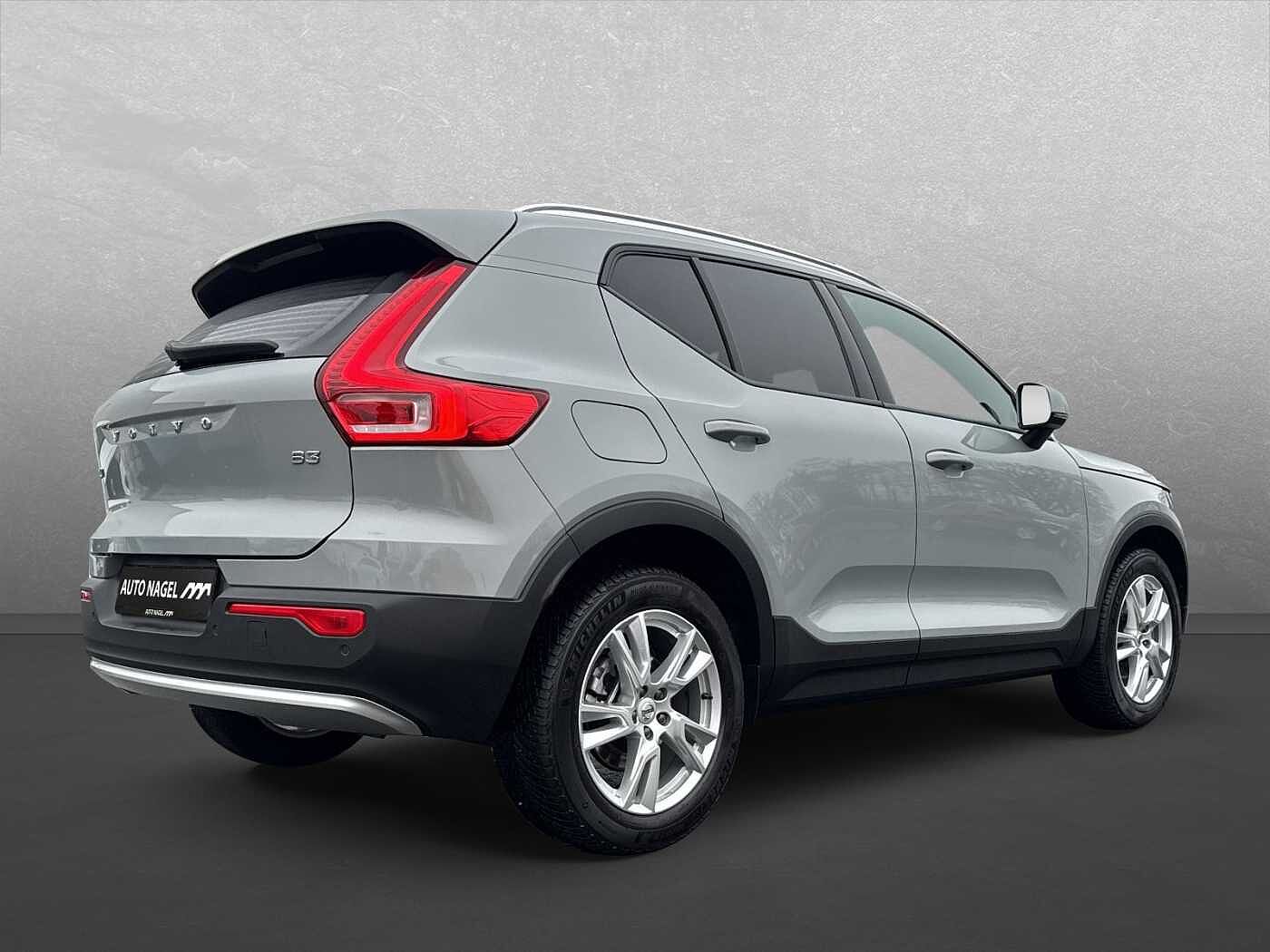 Volvo  XC40