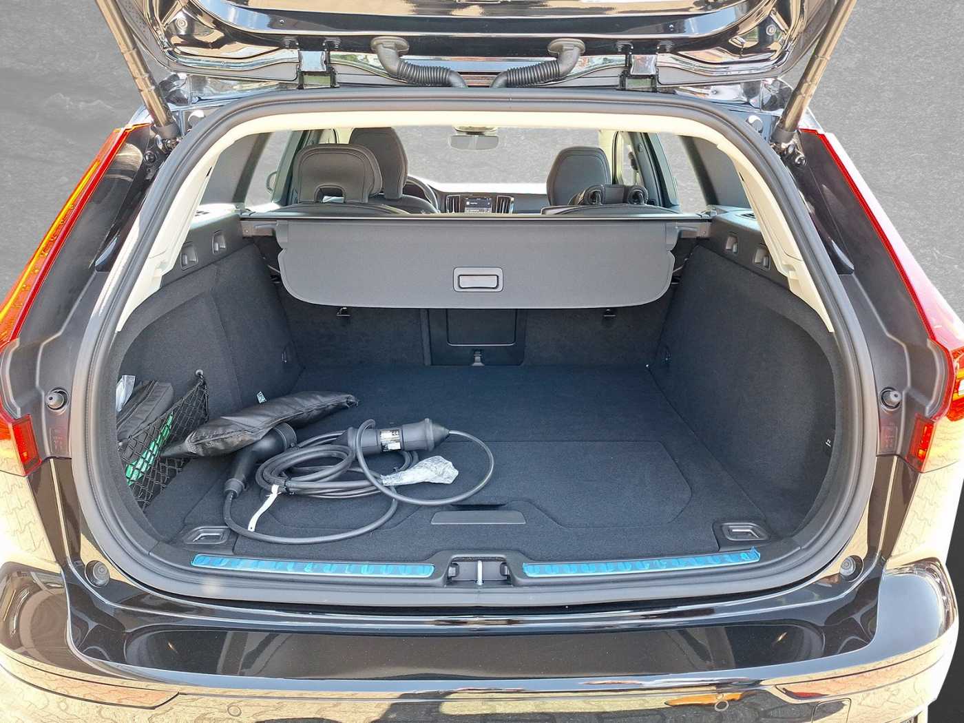 Volvo  Dark