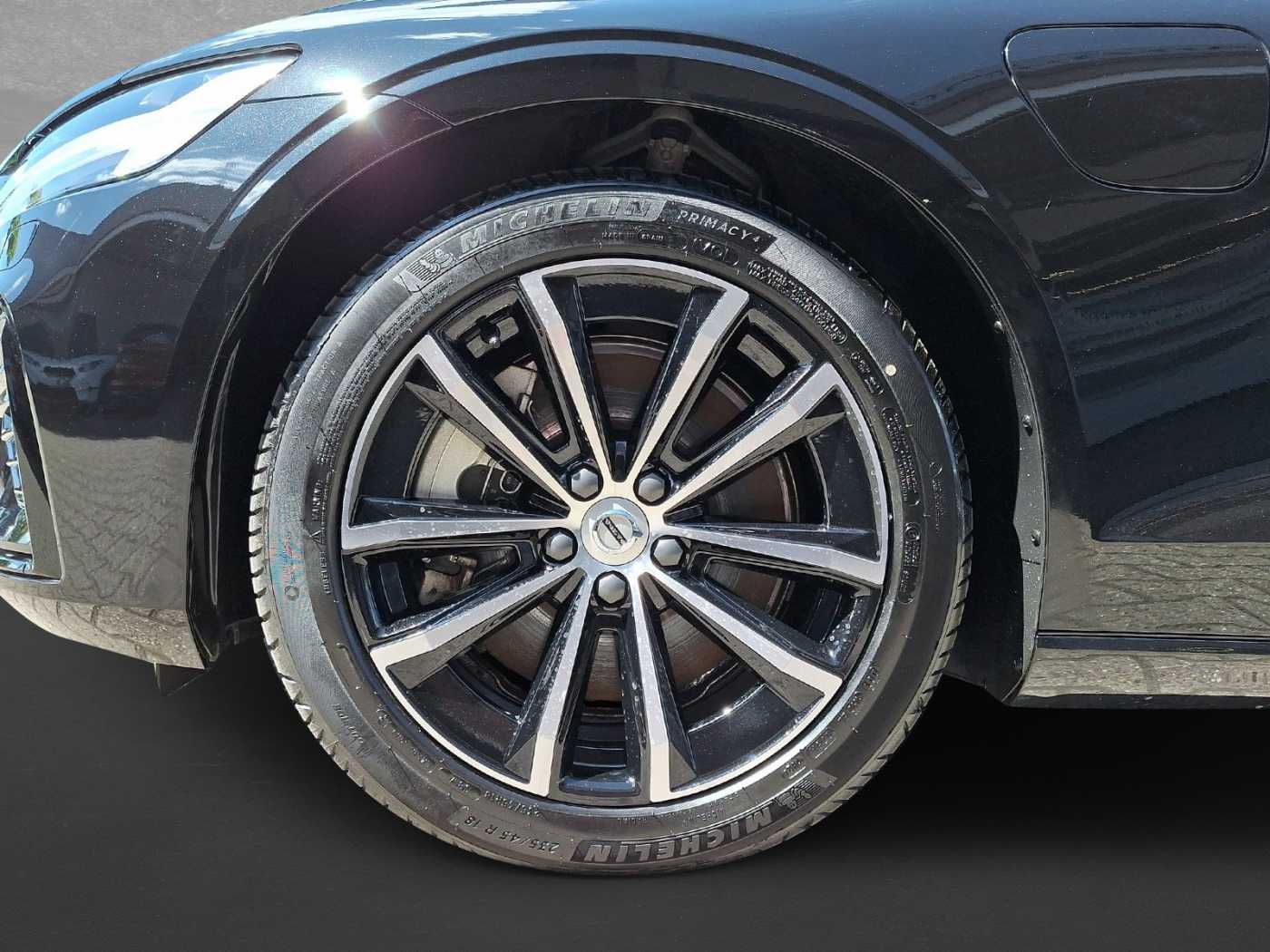 Volvo  Dark