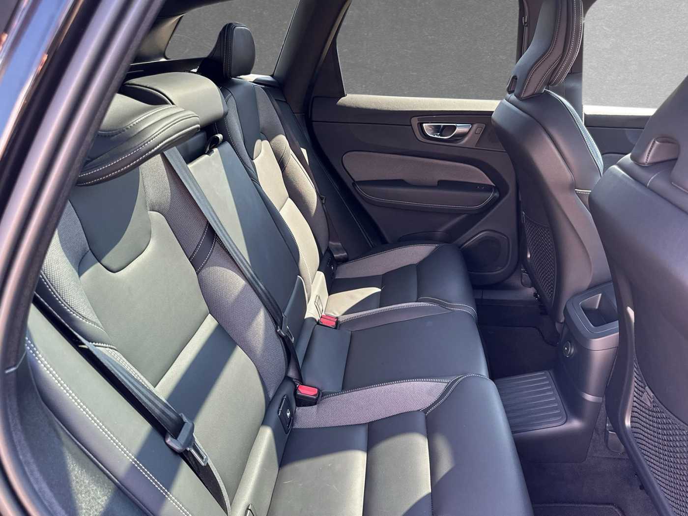 Volvo  Dark