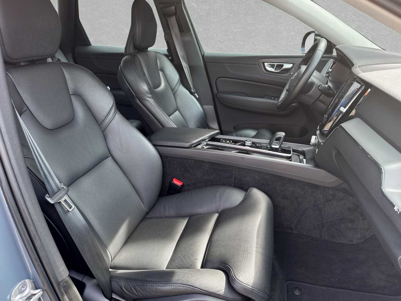 Volvo  Dark