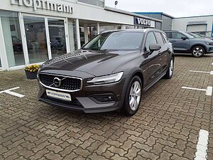 Volvo  V60 CC Plus B5 Benzin AWD  / Winterräder