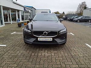 Volvo  V60 CC Plus B5 Benzin AWD  / Winterräder