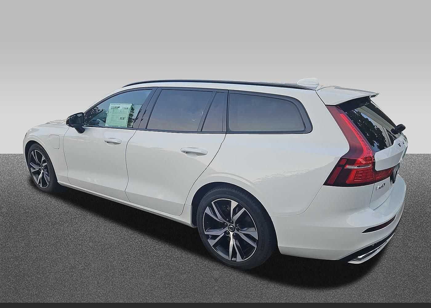 Volvo  T6 R-Design Expression Recharge Plug-In