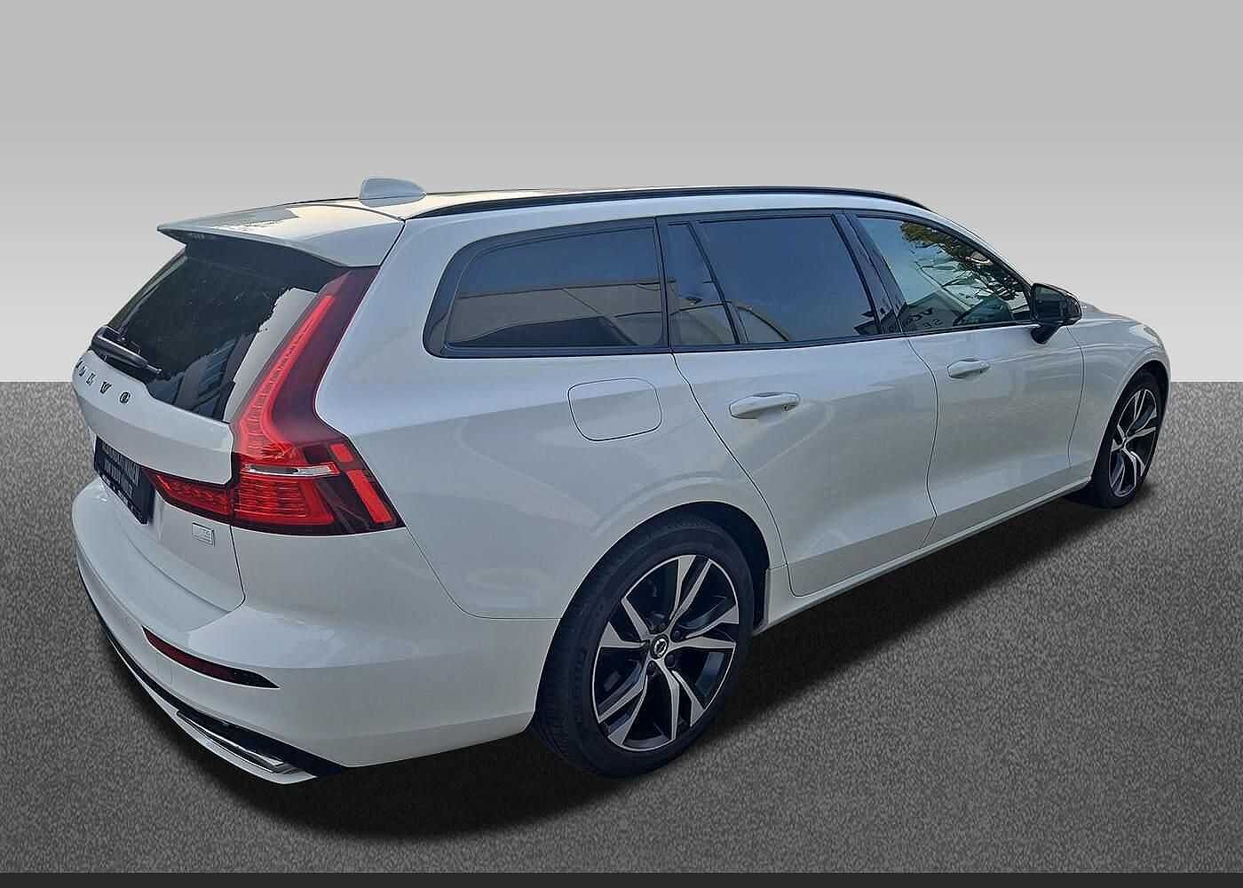 Volvo  T6 R-Design Expression Recharge Plug-In